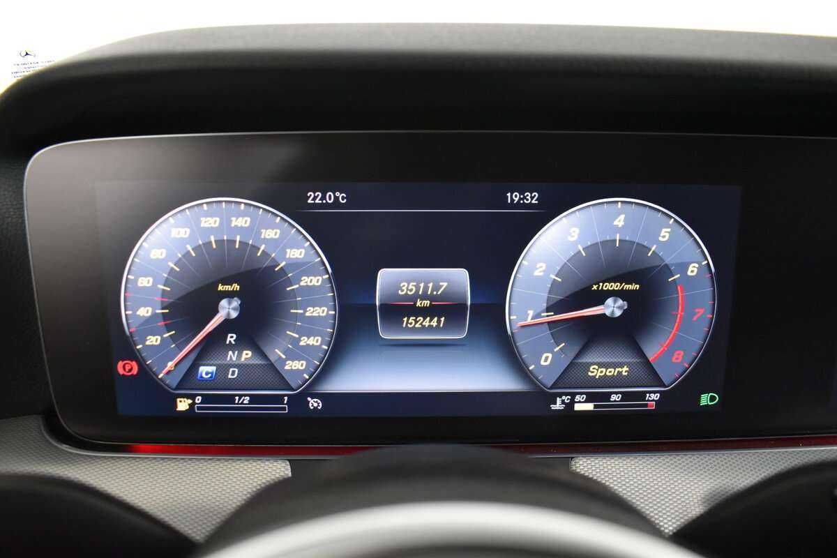 Купить Mercedes-Benz E-Класс с пробегом. Фото: #12