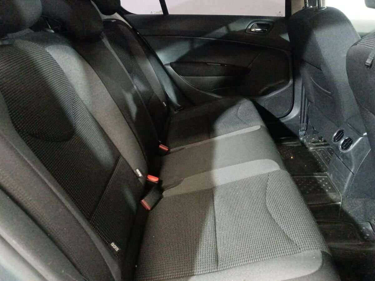 Купить Peugeot 408 с пробегом. Фото: #10