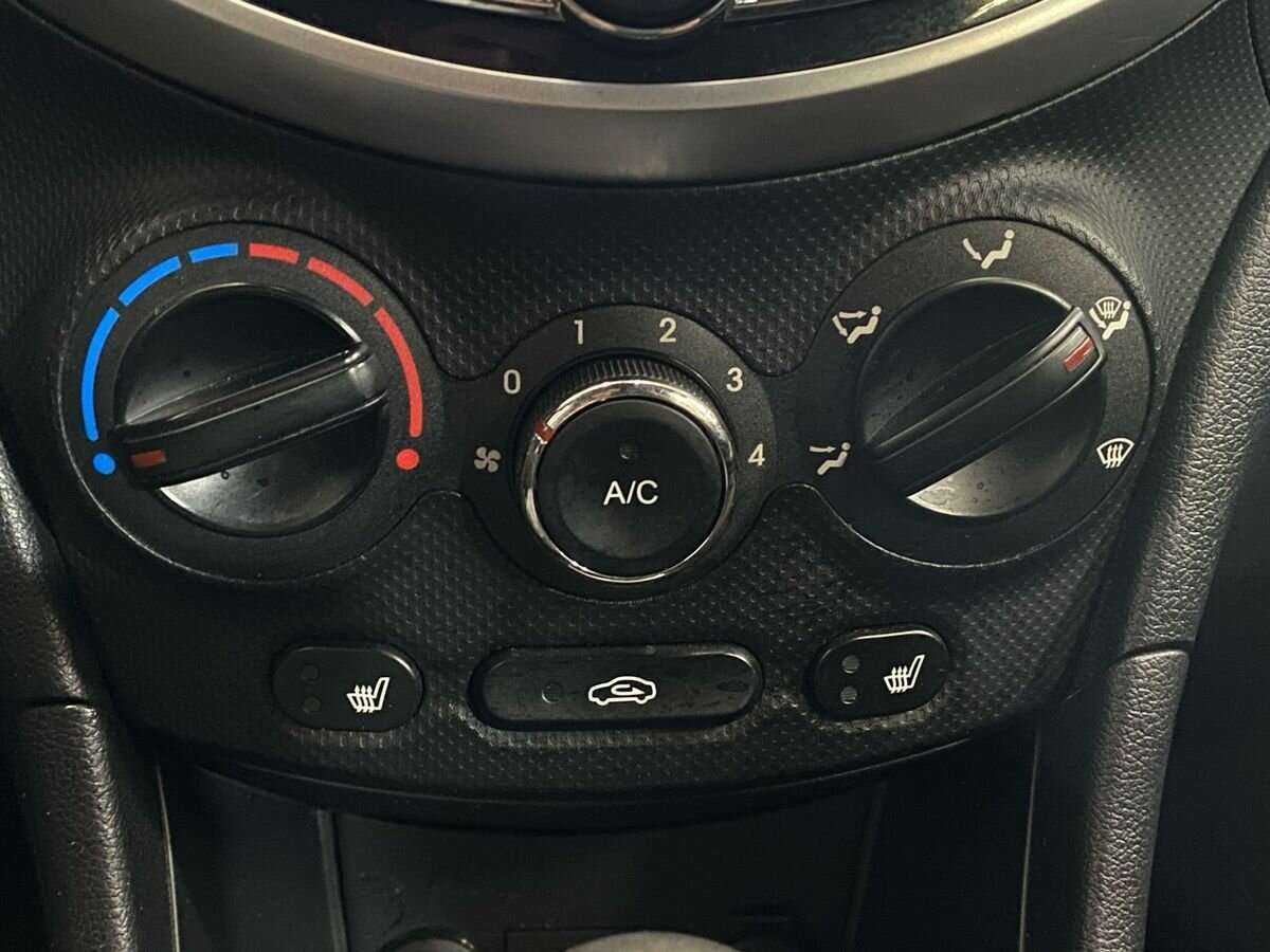 Купить Hyundai Solaris с пробегом. Фото: #14