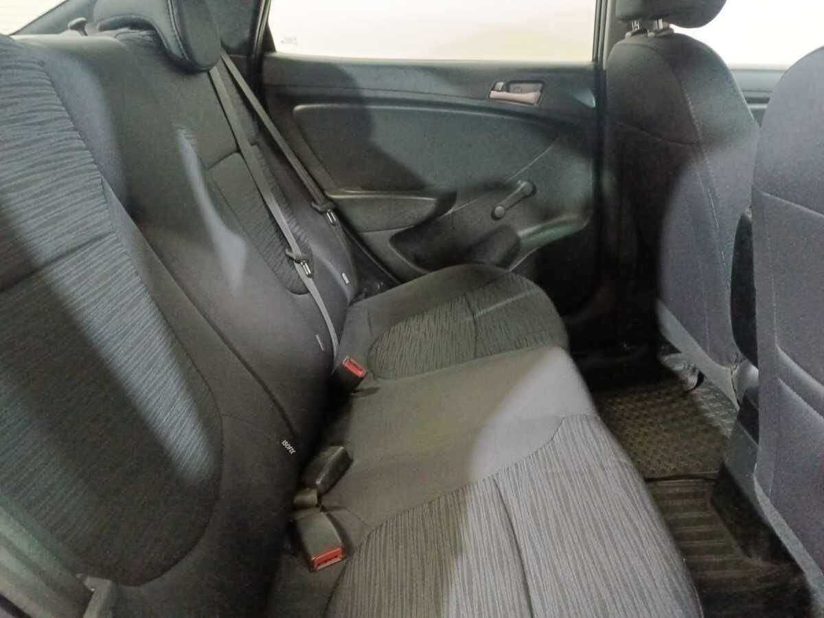 Купить Hyundai Solaris с пробегом. Фото: #10