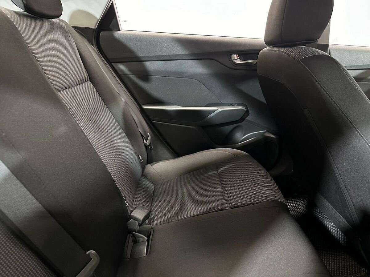 Купить Hyundai Solaris с пробегом. Фото: #9