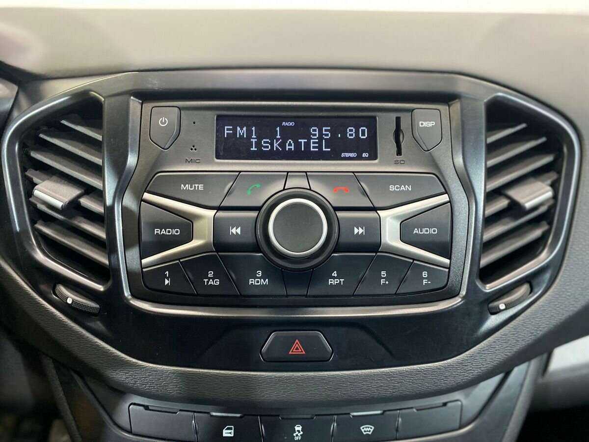 Купить Lada (ВАЗ) Vesta с пробегом. Фото: #13