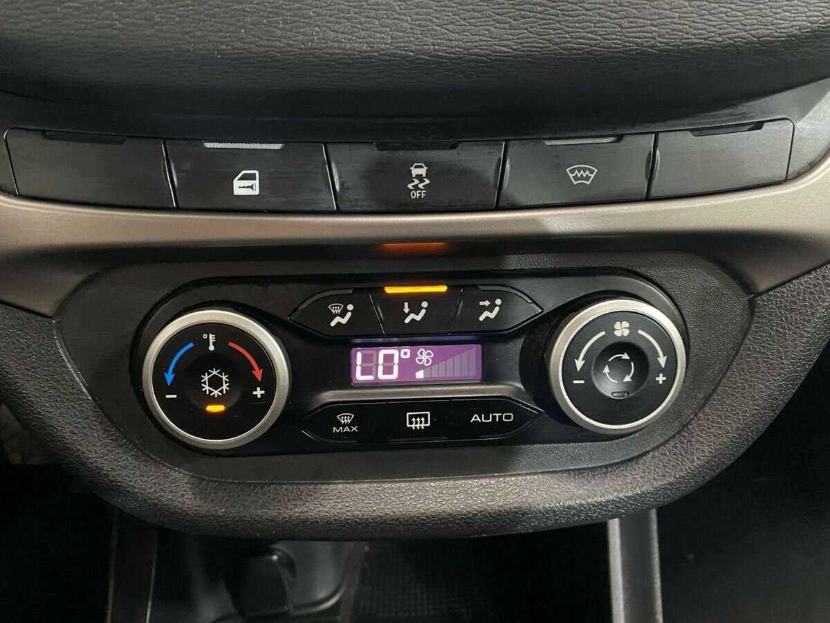 Купить Lada (ВАЗ) Vesta с пробегом. Фото: #14