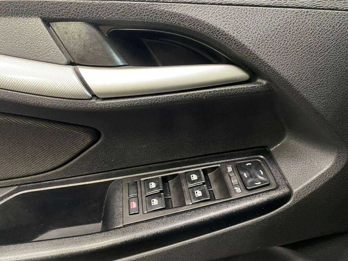 Купить Lada (ВАЗ) Vesta с пробегом. Фото: #16