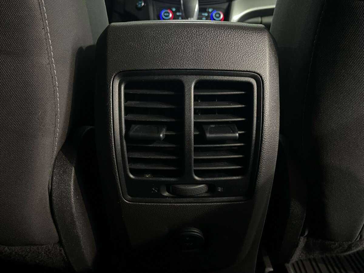 Купить Ford Kuga с пробегом. Фото: #19