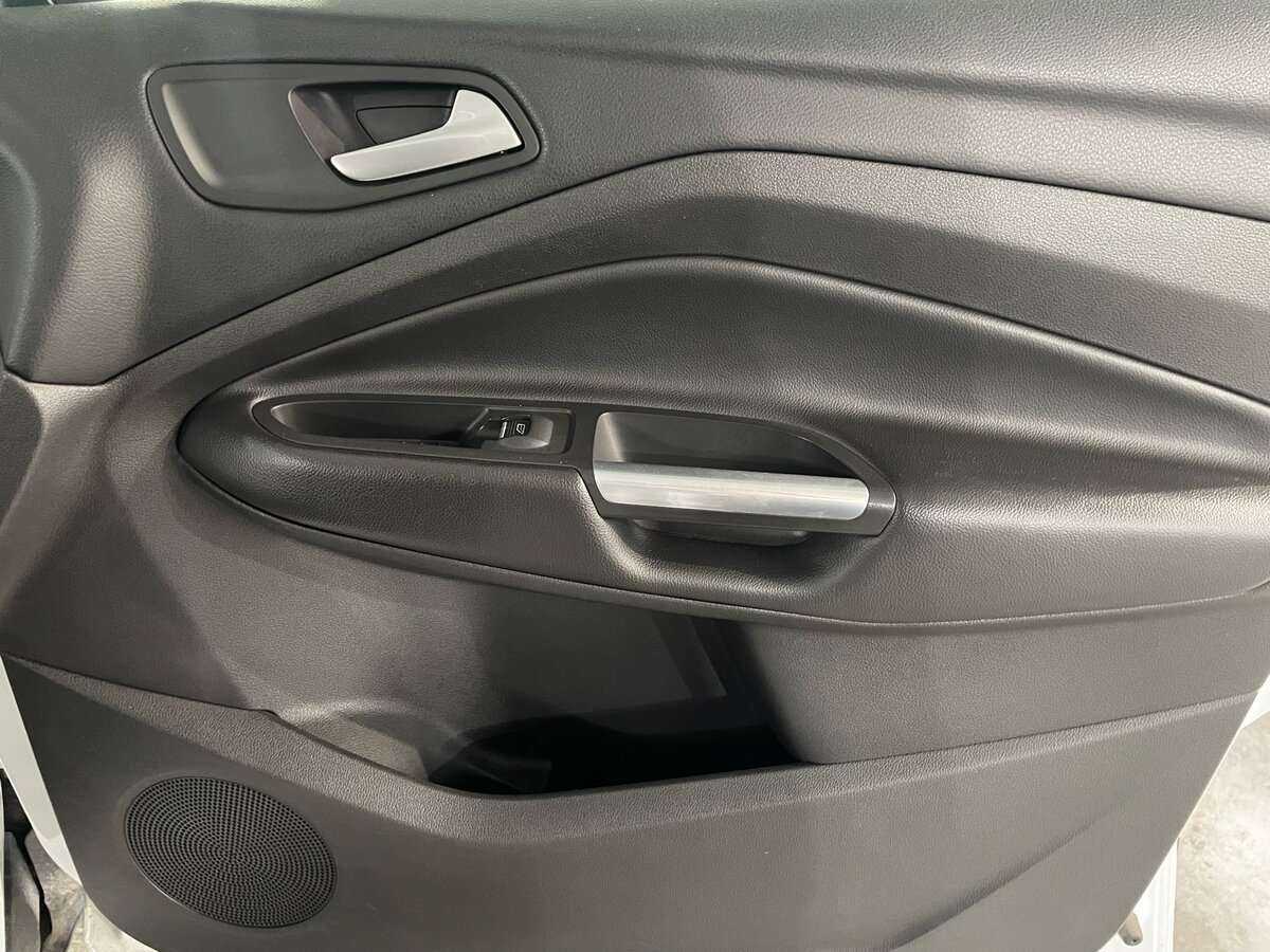 Купить Ford Kuga с пробегом. Фото: #26