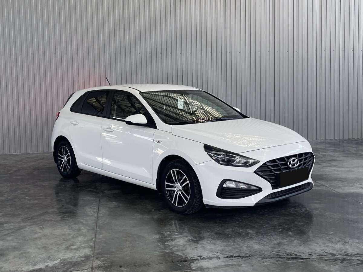 Купить Hyundai i30 с пробегом. Фото: #2