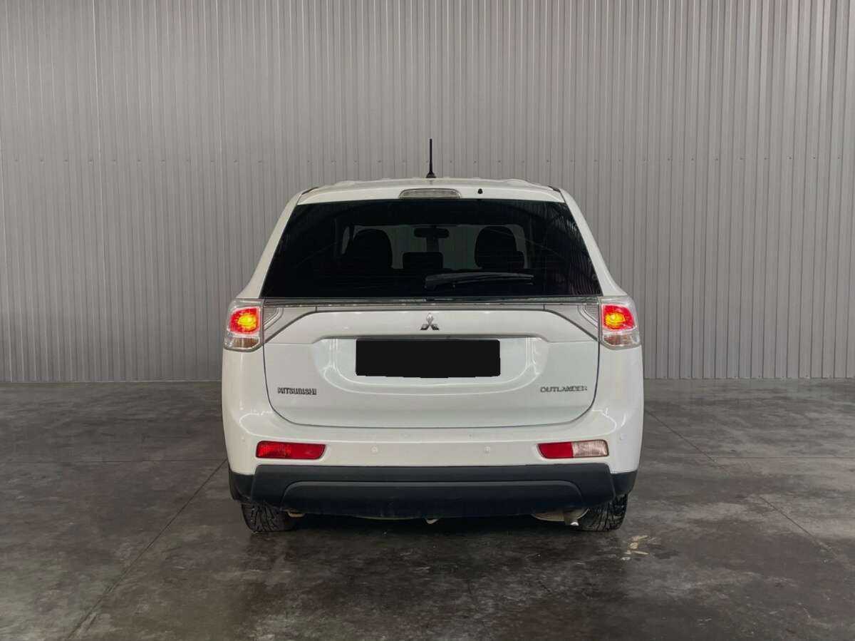 Купить Mitsubishi Outlander с пробегом. Фото: #5