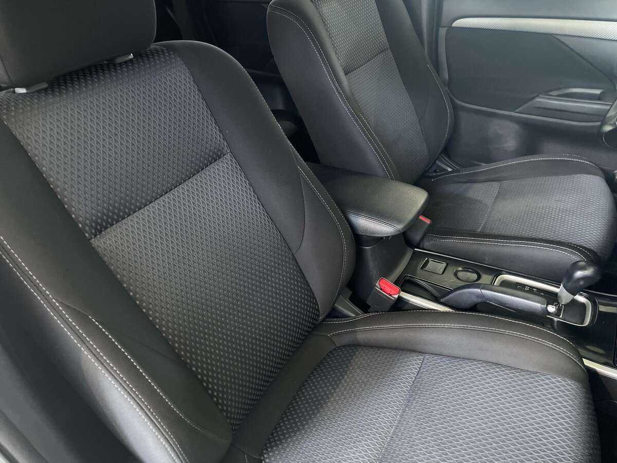 Купить Mitsubishi Outlander с пробегом. Фото: #16