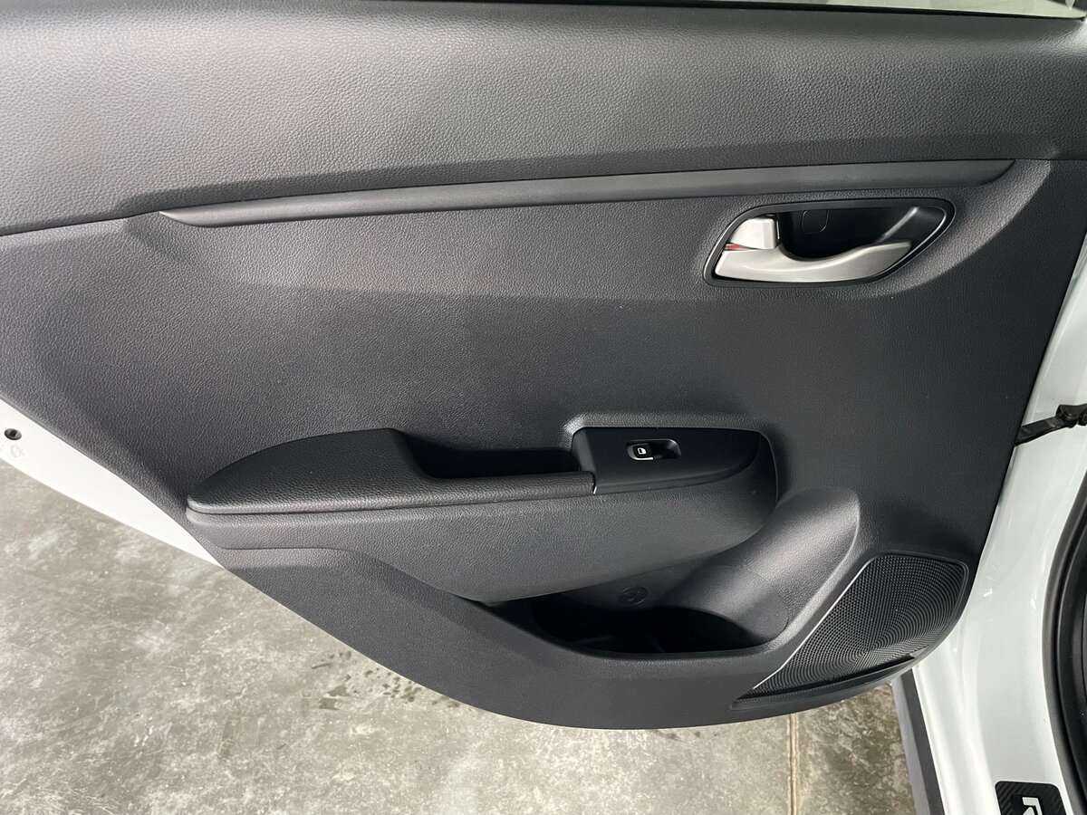 Купить Kia Rio с пробегом. Фото: #20