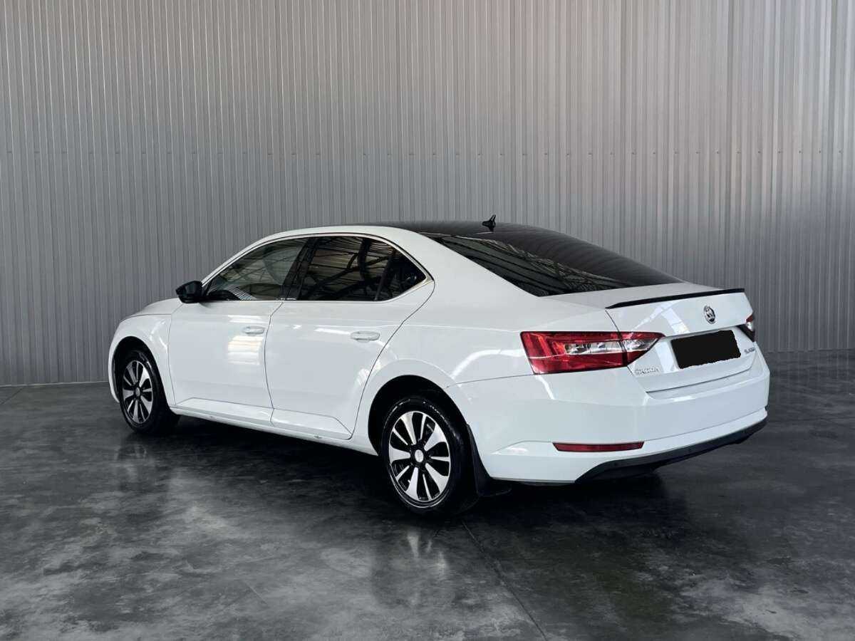 Купить Skoda Superb с пробегом. Фото: #6