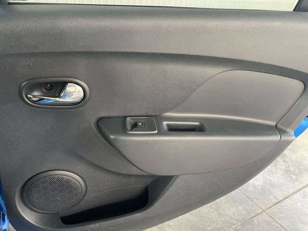 Купить Renault Sandero с пробегом. Фото: #18