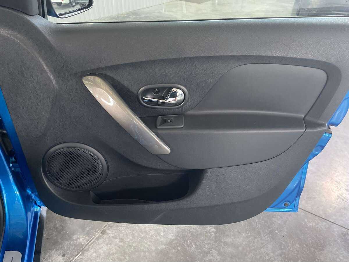 Купить Renault Sandero с пробегом. Фото: #16