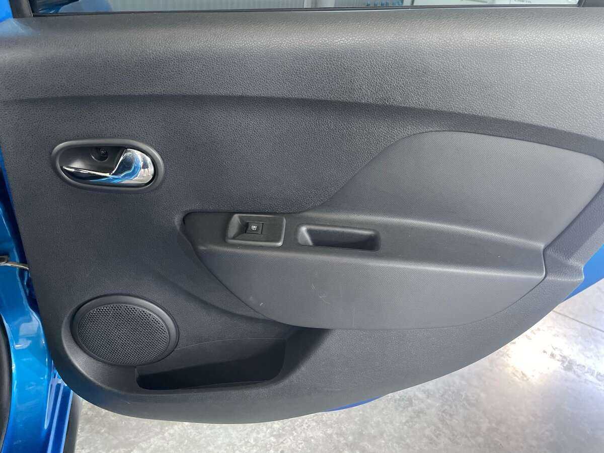 Купить Renault Sandero с пробегом. Фото: #17