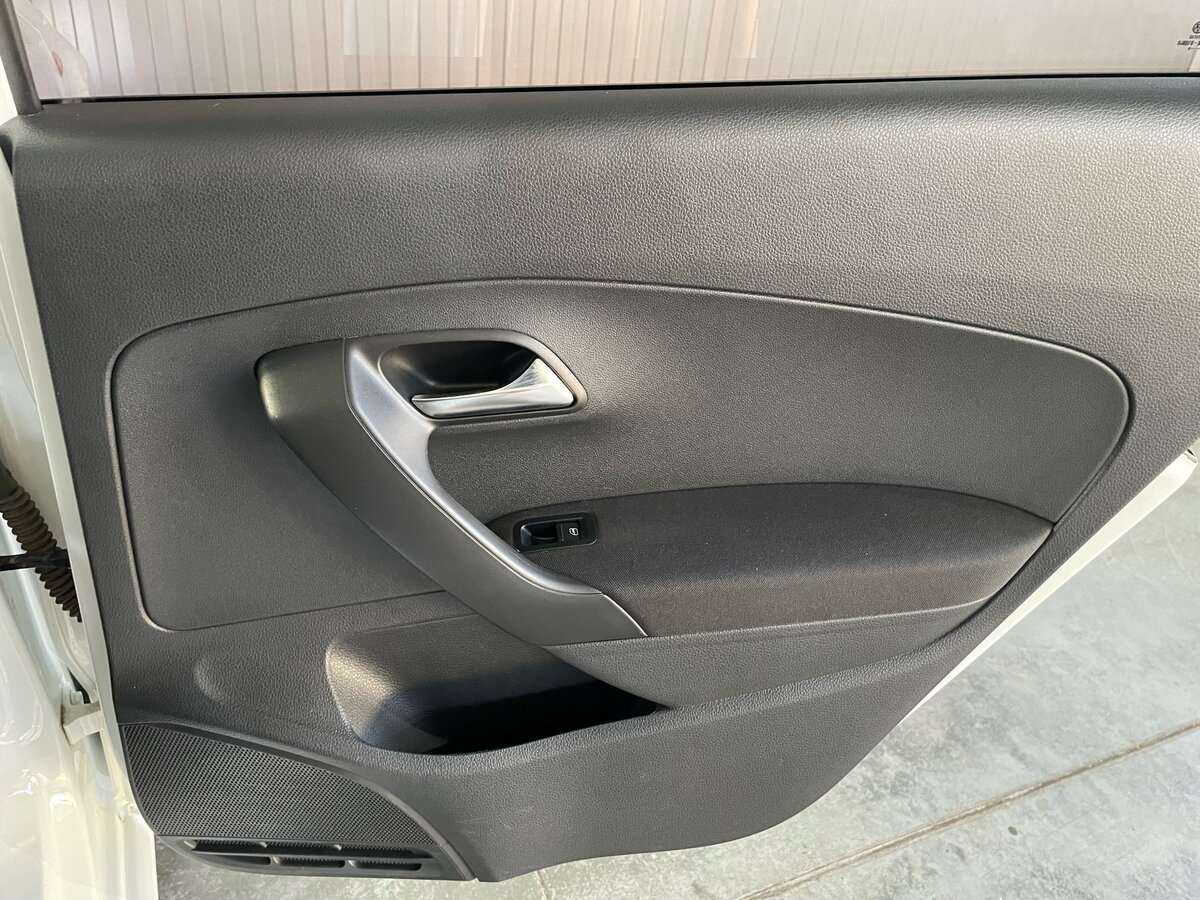 Купить Volkswagen Polo с пробегом. Фото: #19