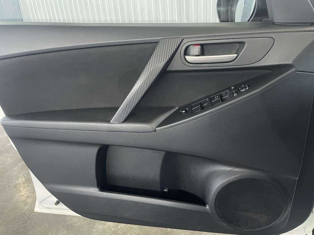 Купить Mazda 3 с пробегом. Фото: #17