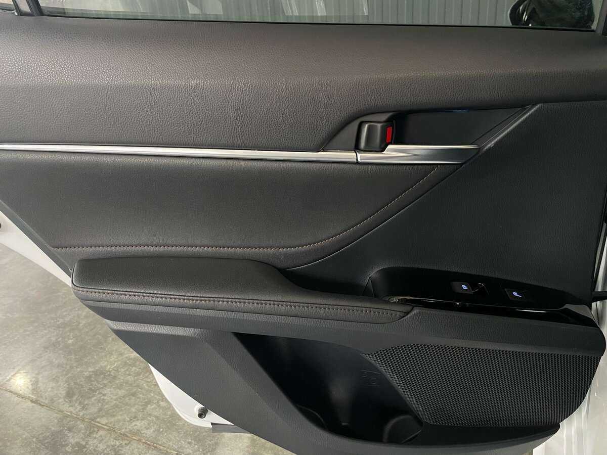 Купить Toyota Camry с пробегом. Фото: #22