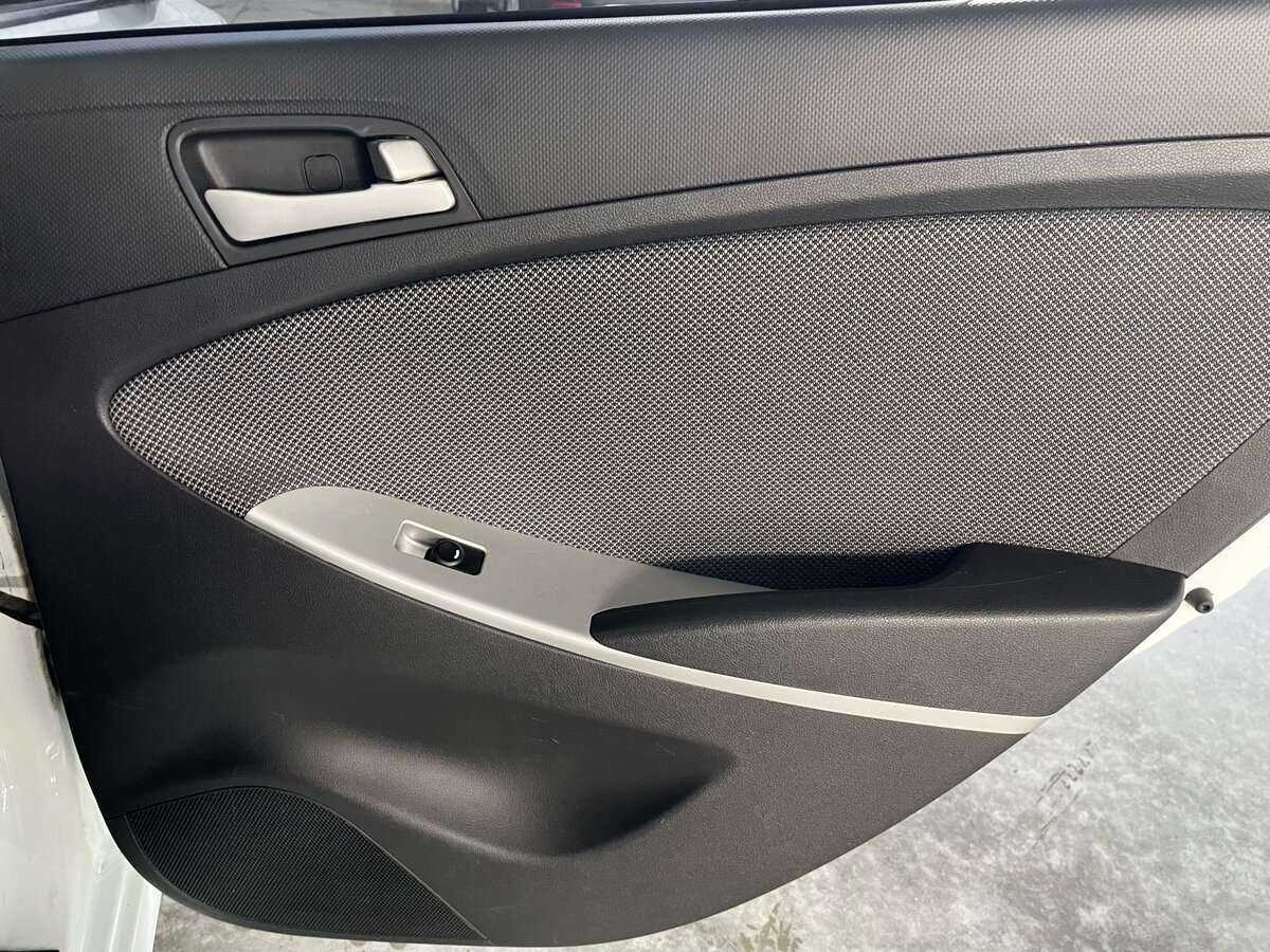 Купить Hyundai Solaris с пробегом. Фото: #19