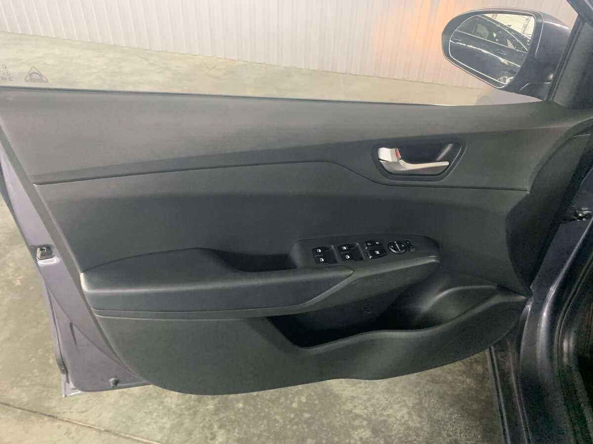 Купить Hyundai Solaris с пробегом. Фото: #17