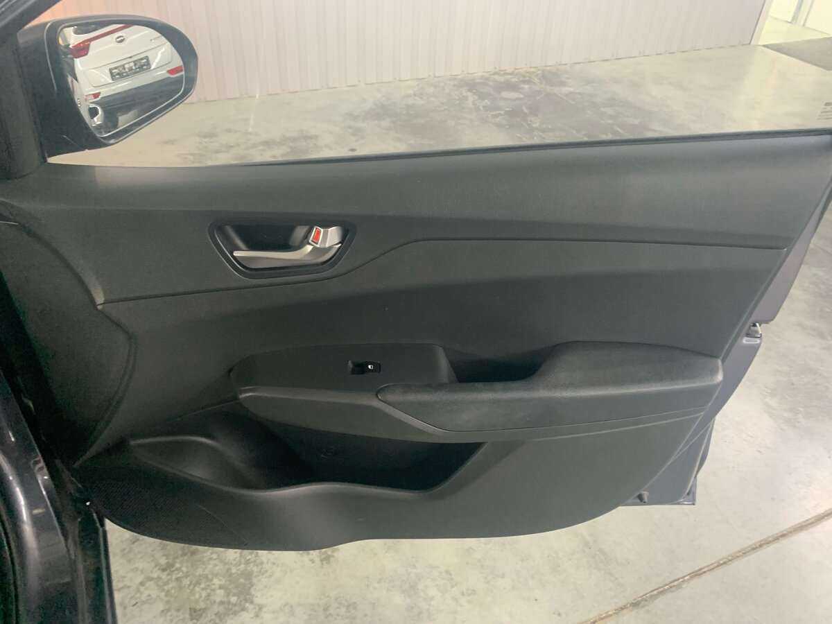 Купить Hyundai Solaris с пробегом. Фото: #20