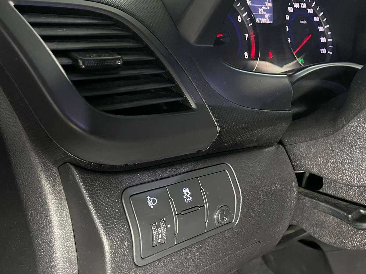 Купить Hyundai Solaris с пробегом. Фото: #12