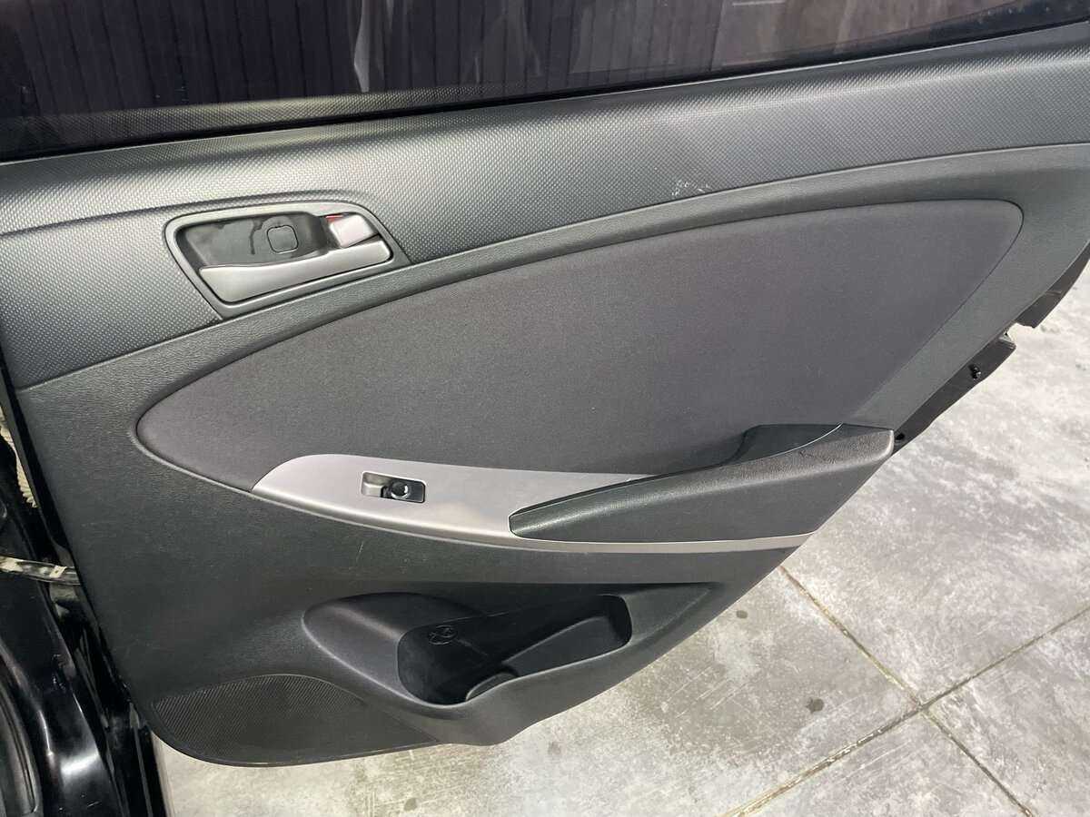 Купить Hyundai Solaris с пробегом. Фото: #22