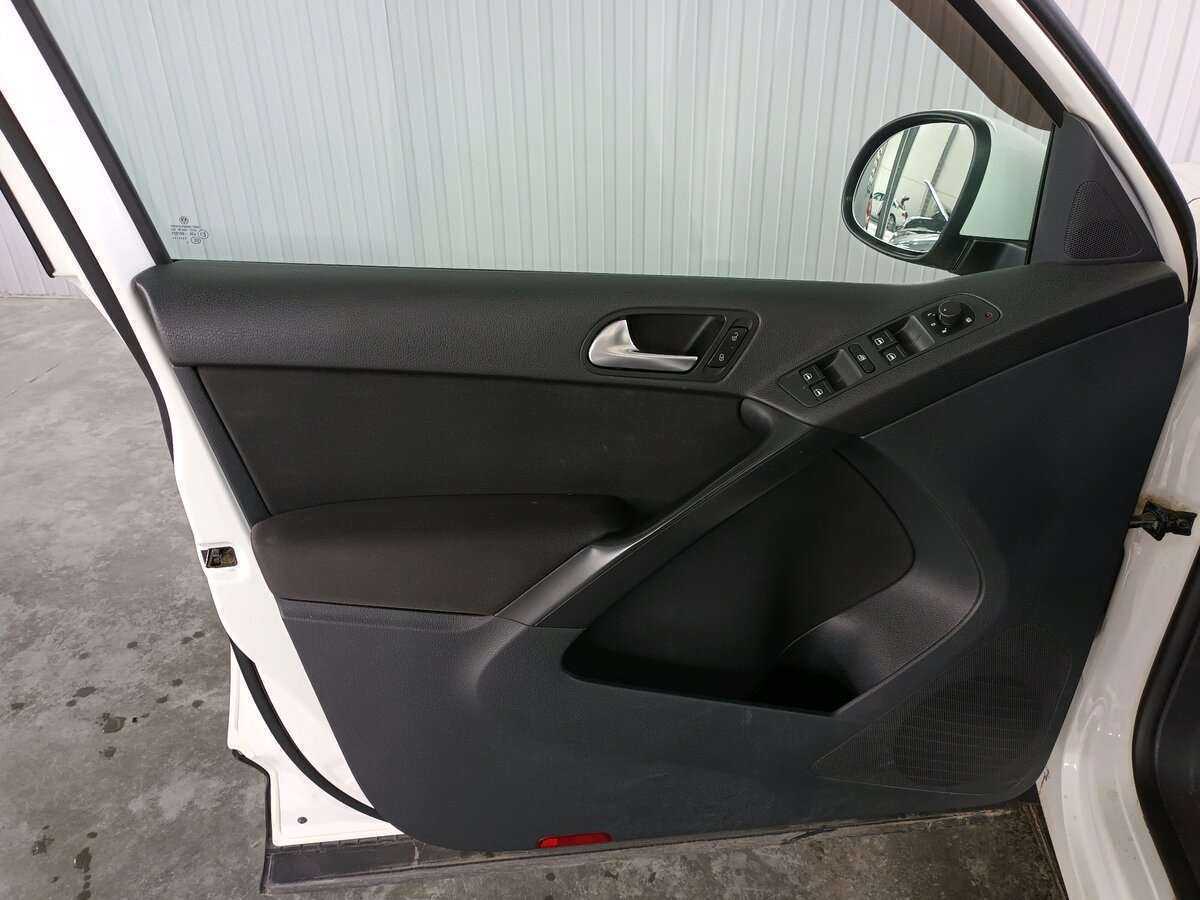 Купить Volkswagen Tiguan с пробегом. Фото: #16
