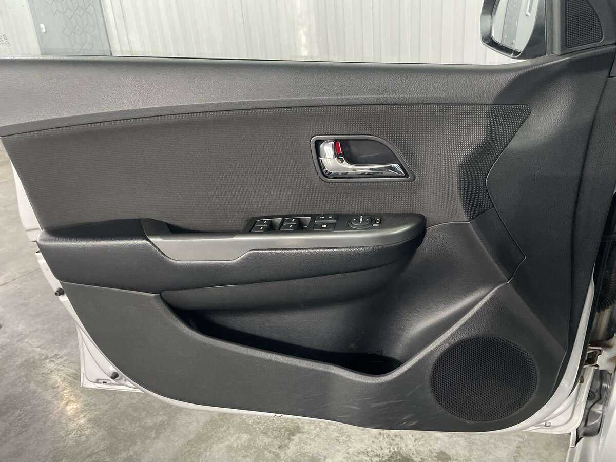 Купить Kia Rio с пробегом. Фото: #17