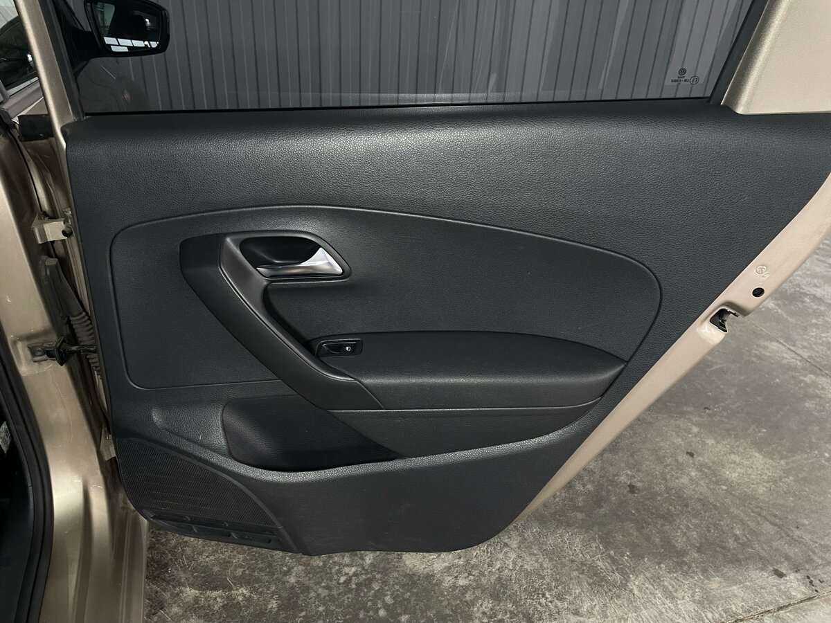 Купить Volkswagen Polo с пробегом. Фото: #18