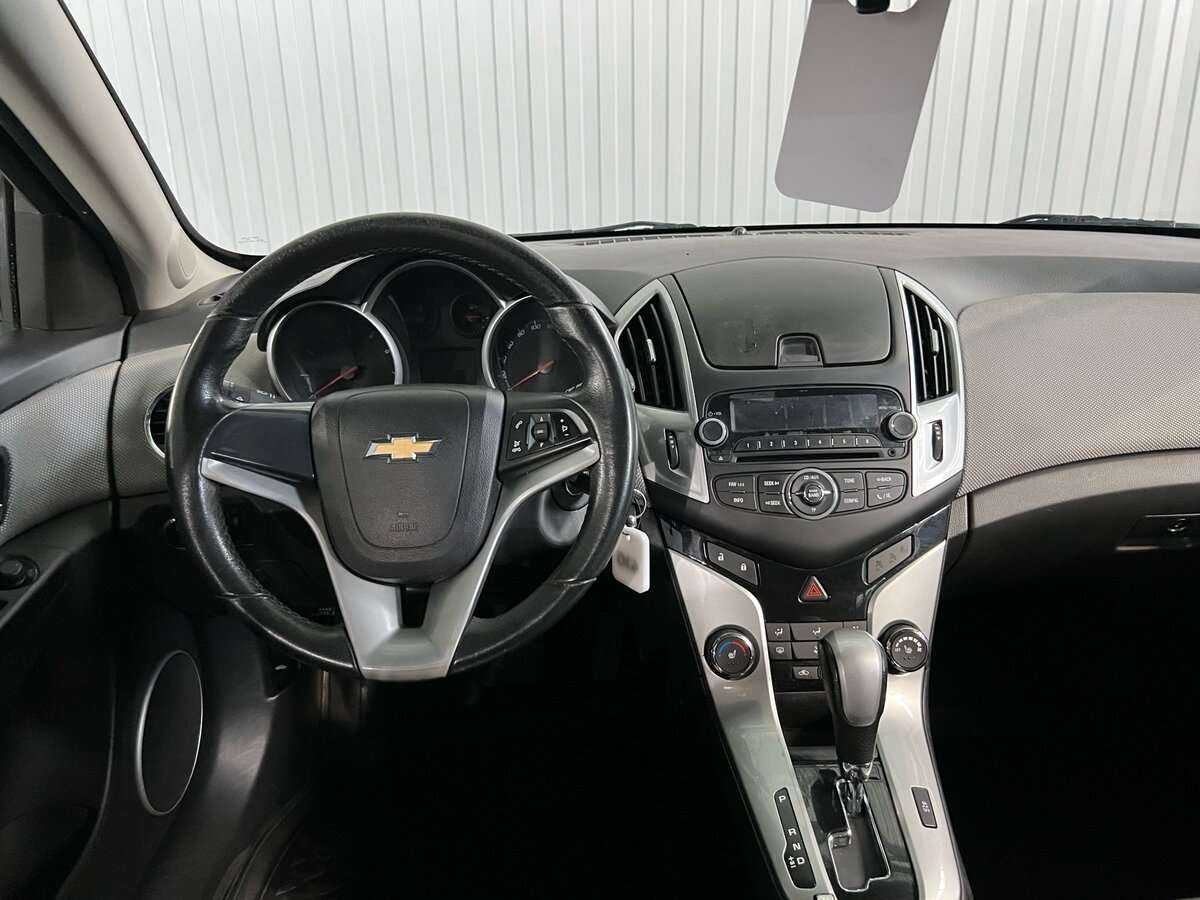 Купить Chevrolet Cruze с пробегом. Фото: #11