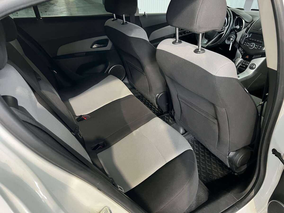 Купить Chevrolet Cruze с пробегом. Фото: #17