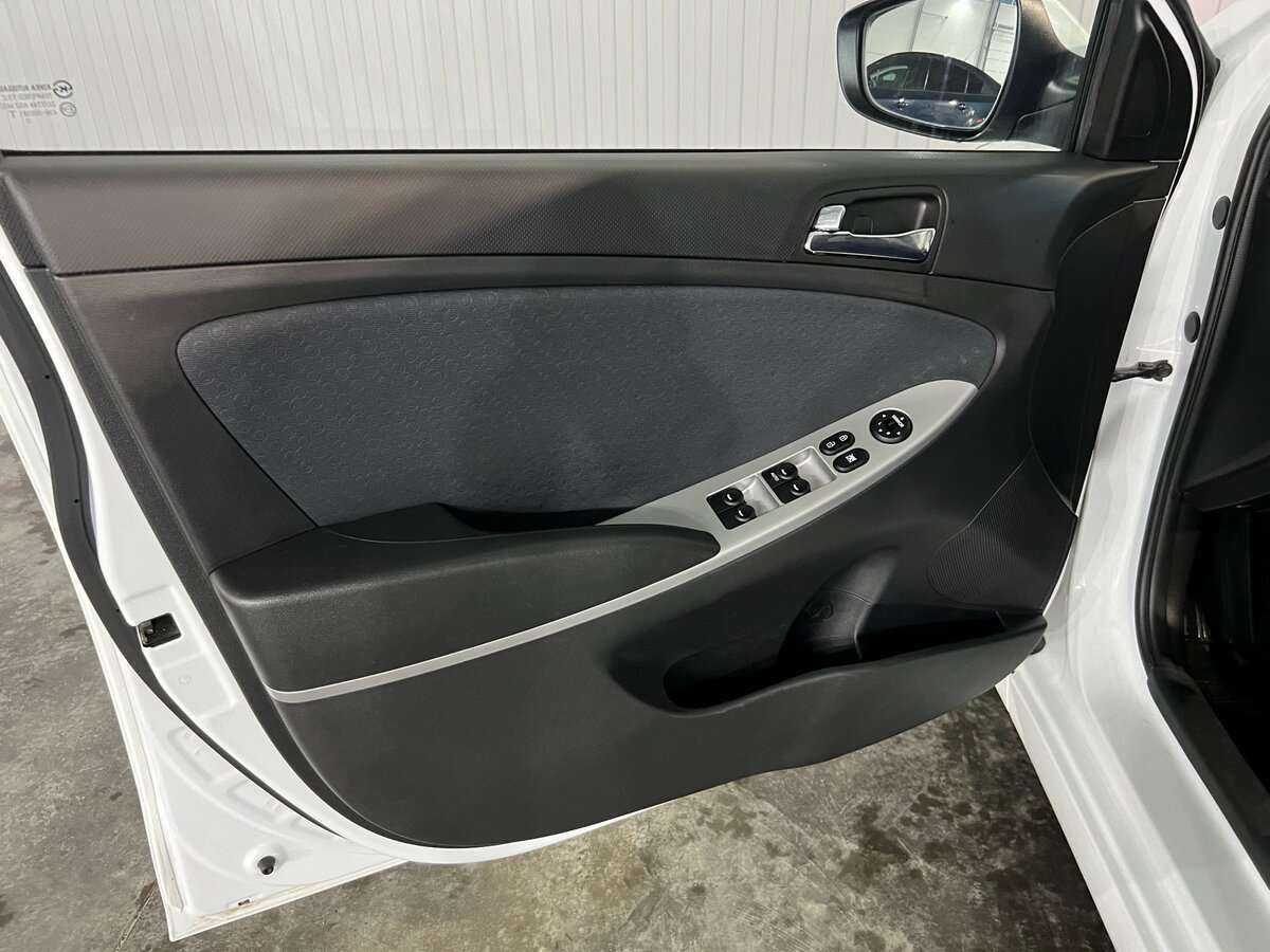 Купить Hyundai Solaris с пробегом. Фото: #8