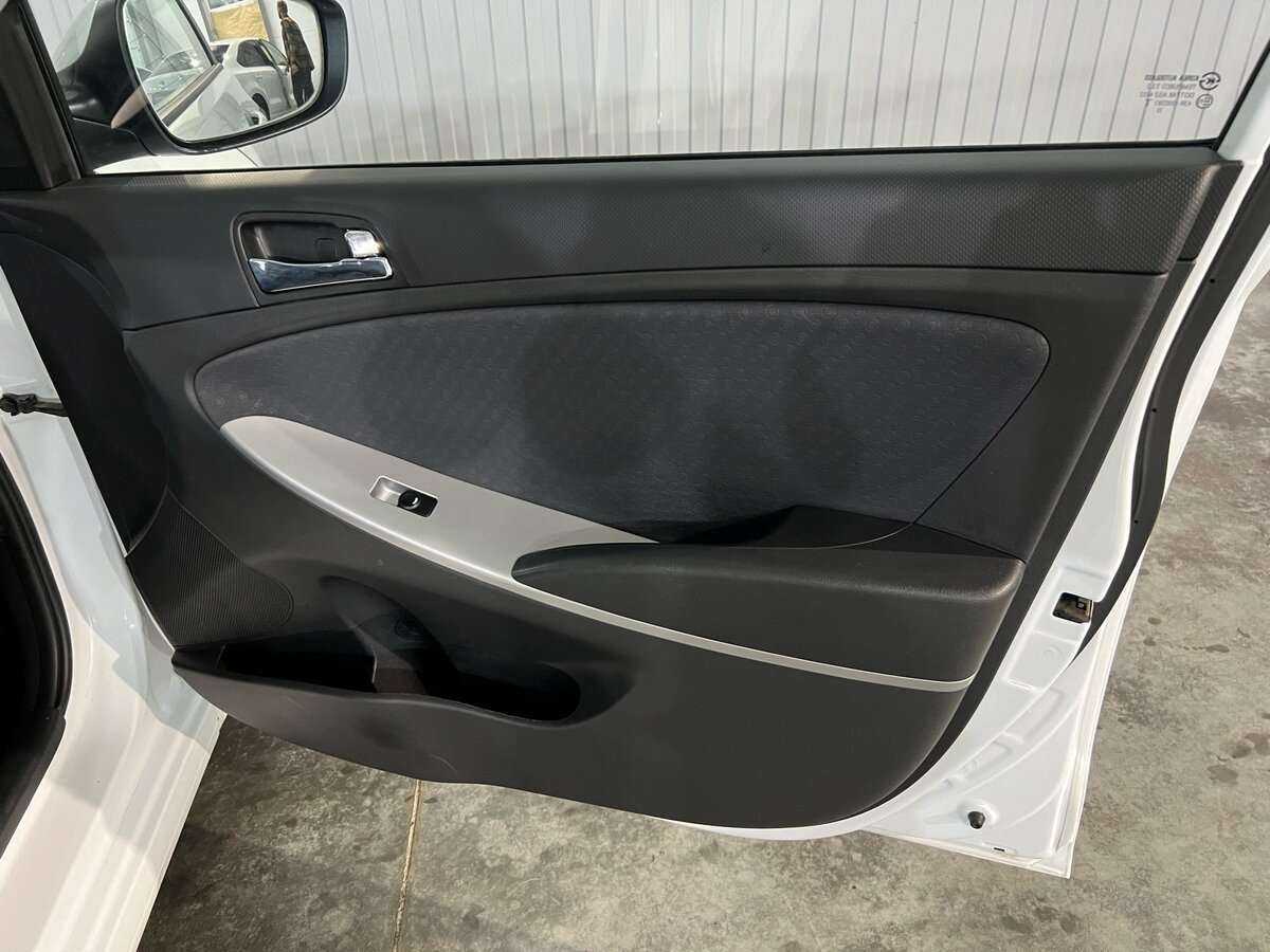 Купить Hyundai Solaris с пробегом. Фото: #11