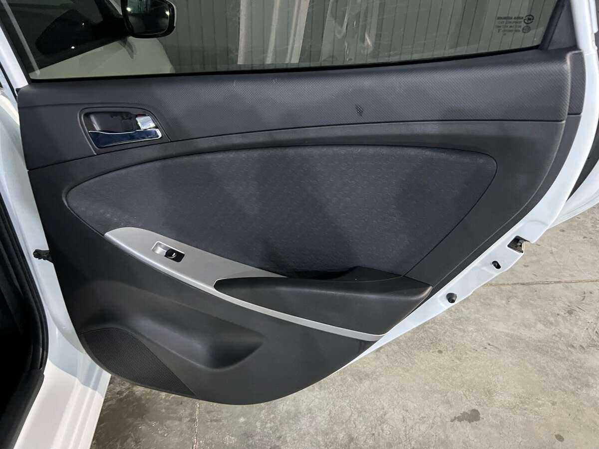 Купить Hyundai Solaris с пробегом. Фото: #15