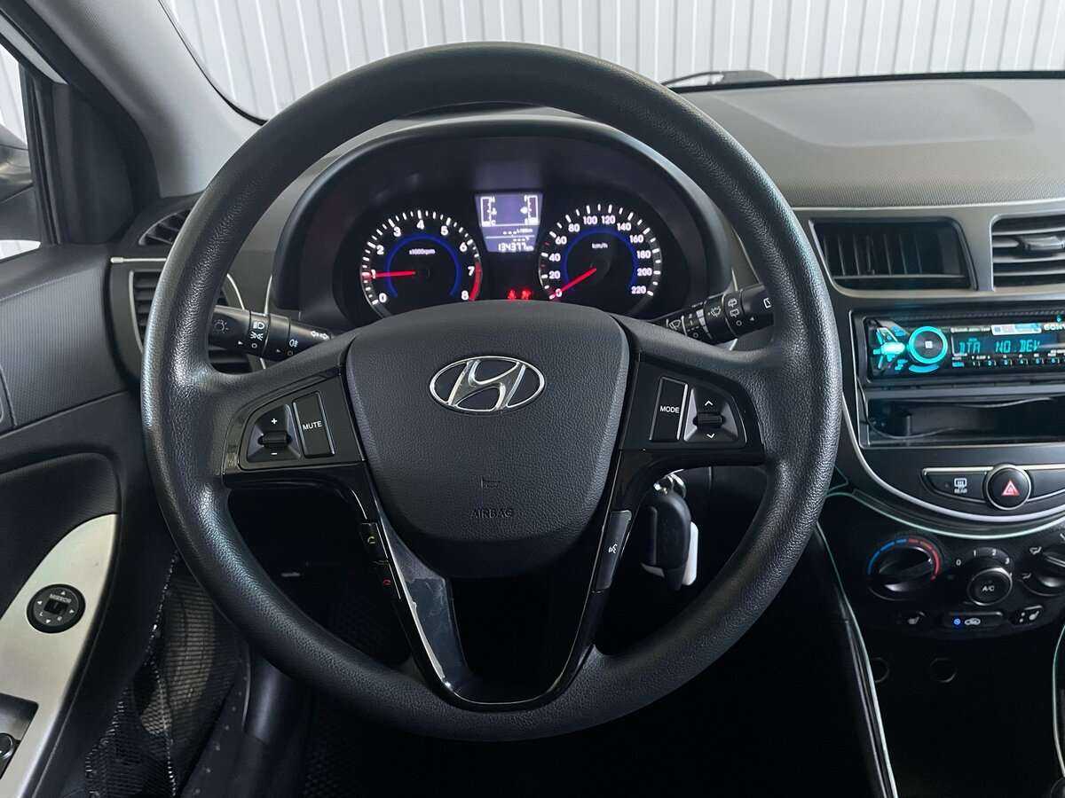 Купить Hyundai Solaris с пробегом. Фото: #9