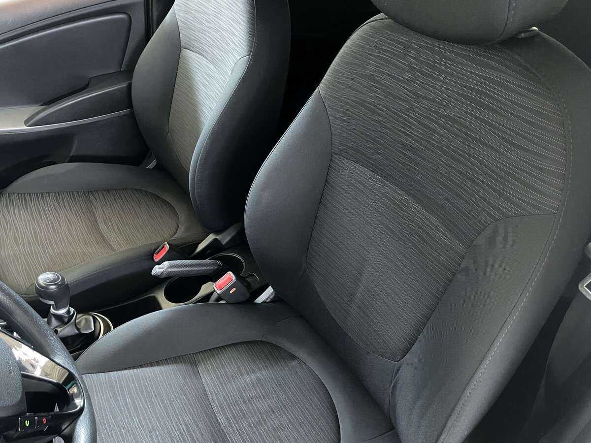 Купить Hyundai Solaris с пробегом. Фото: #14