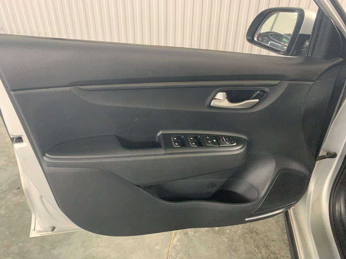 Купить Kia Rio с пробегом. Фото: #20