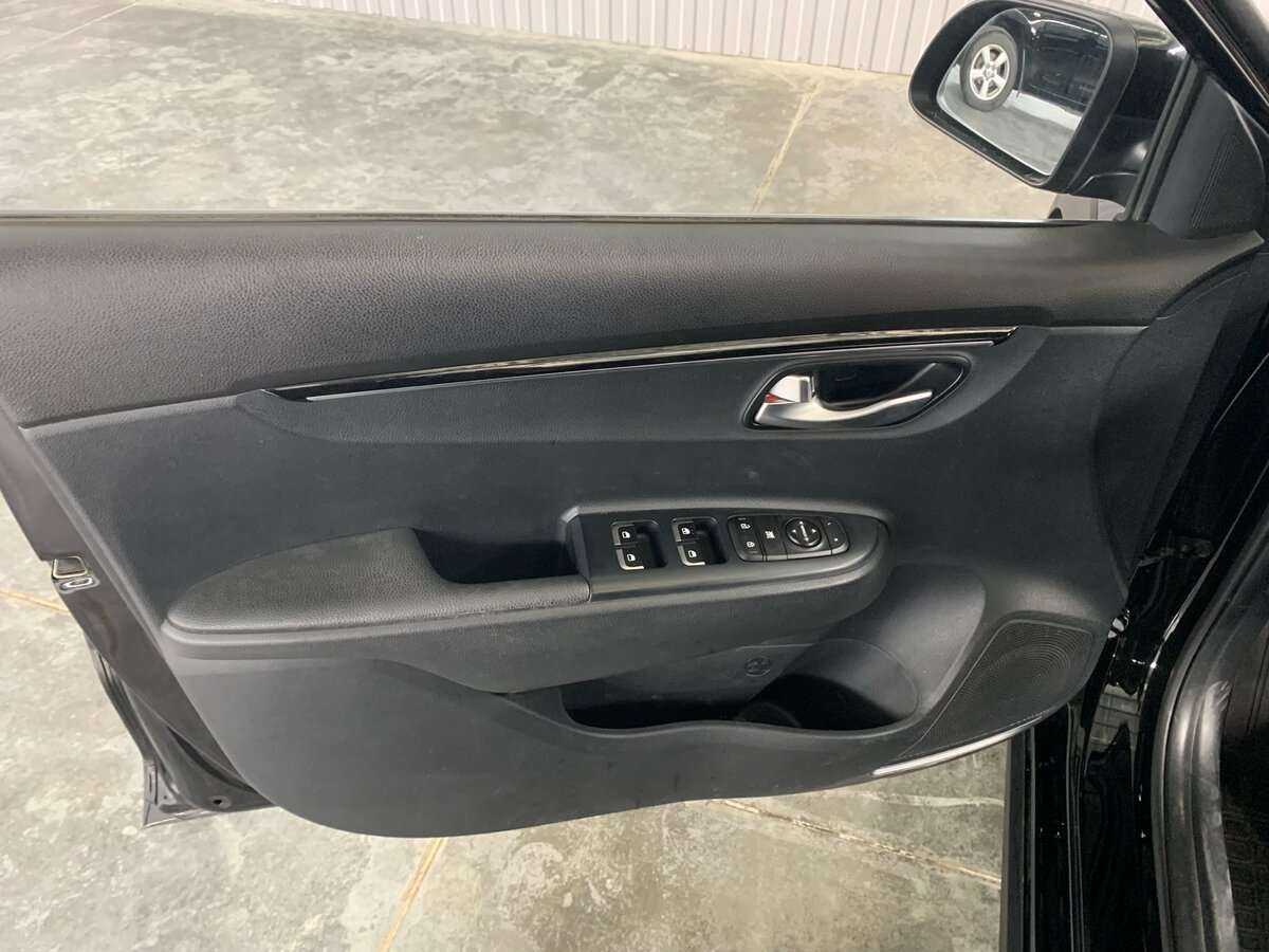 Купить Kia Rio с пробегом. Фото: #16