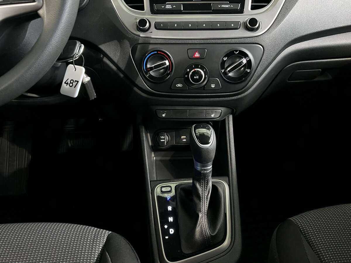 Купить Hyundai Solaris с пробегом. Фото: #12