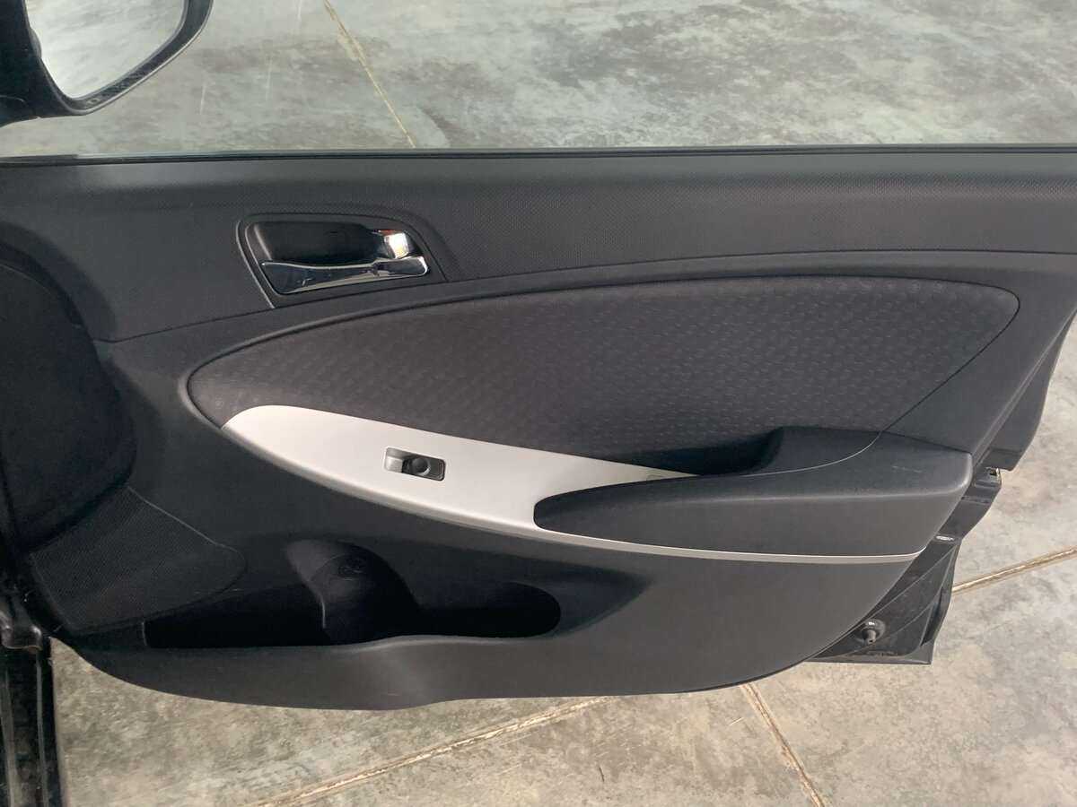 Купить Hyundai Solaris с пробегом. Фото: #18