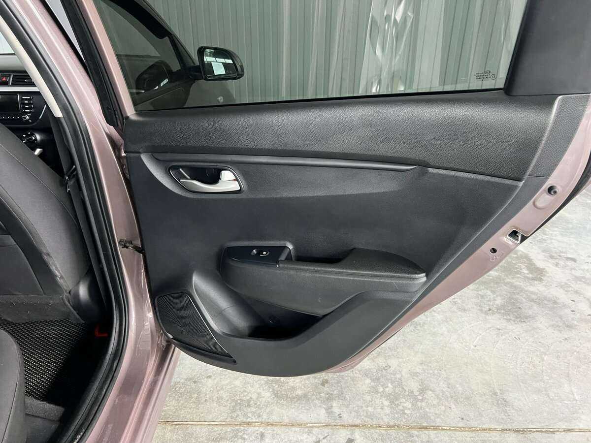 Купить Kia Rio с пробегом. Фото: #18