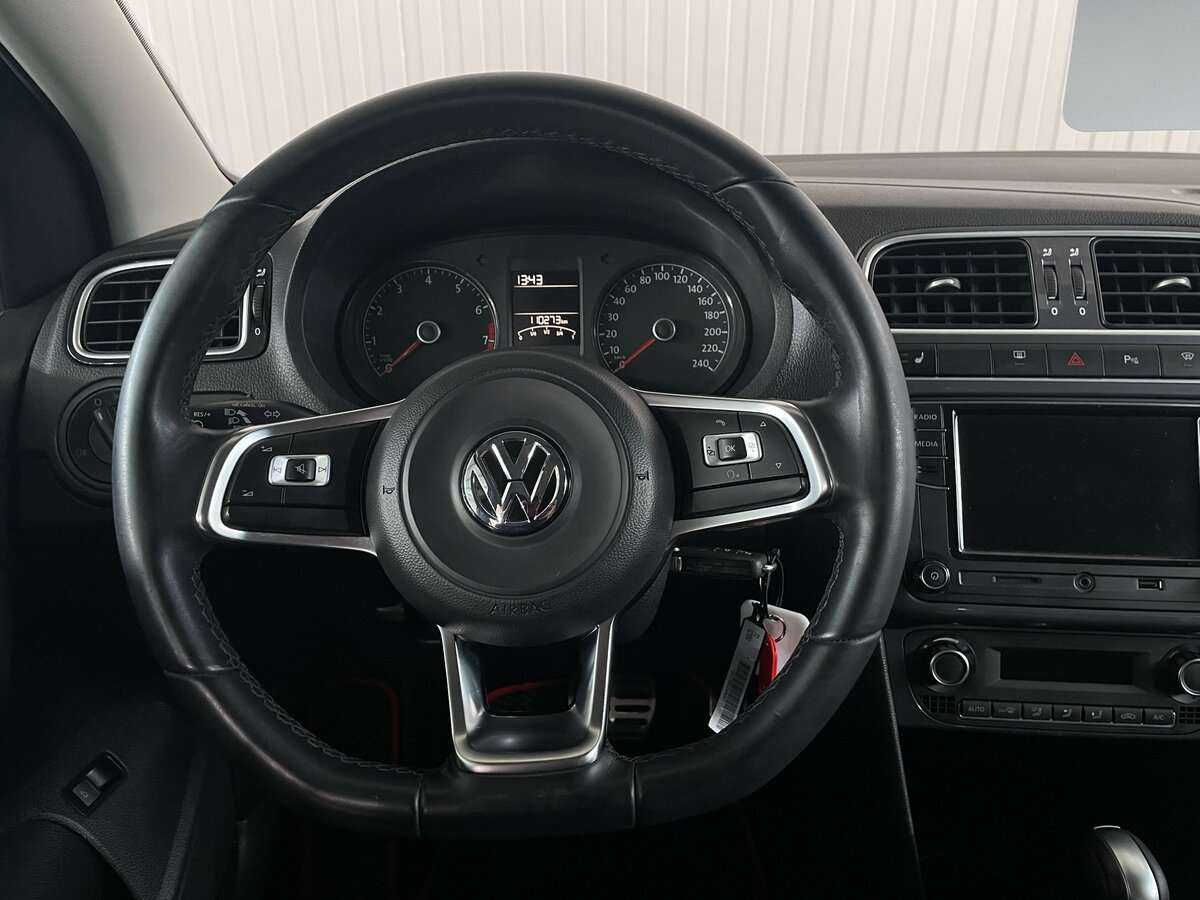 Купить Volkswagen Polo с пробегом. Фото: #13