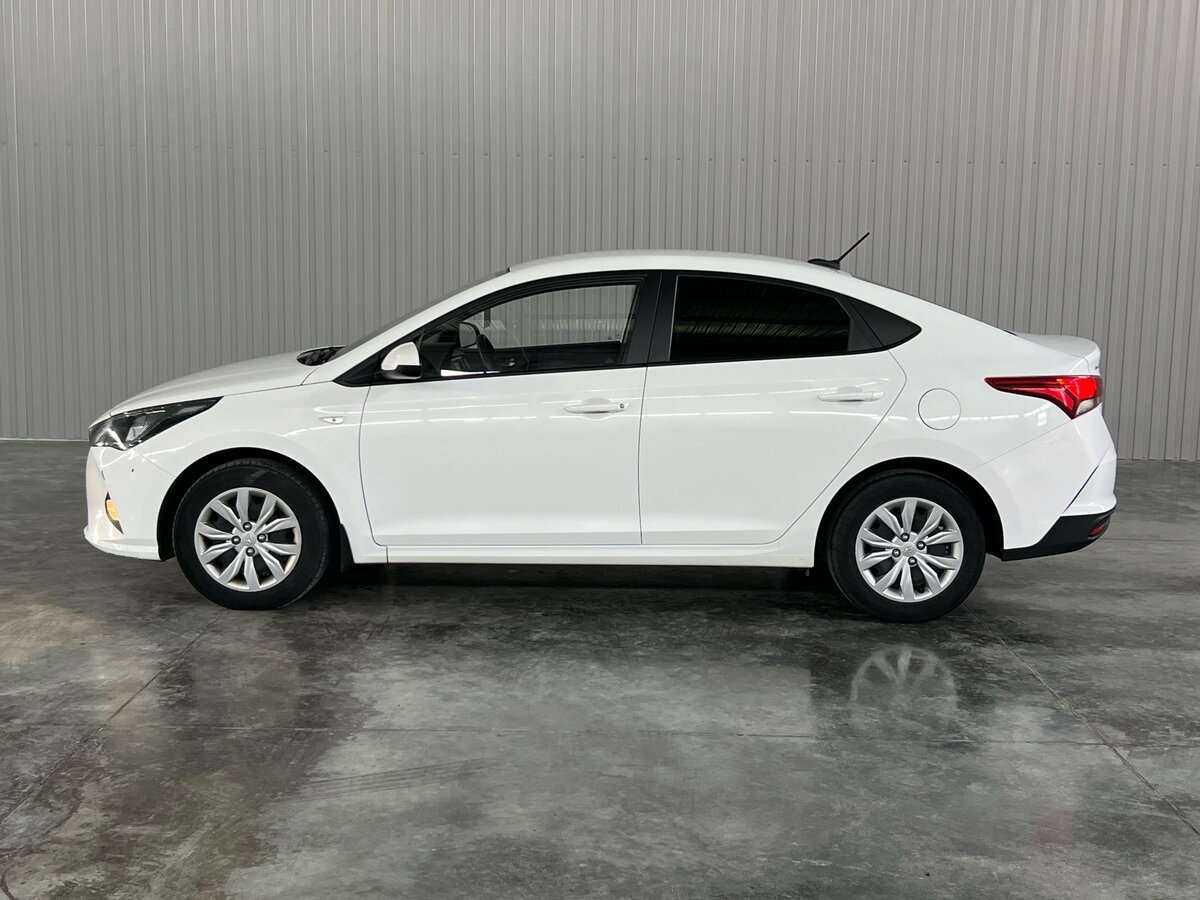 Купить Hyundai Solaris с пробегом. Фото: #3