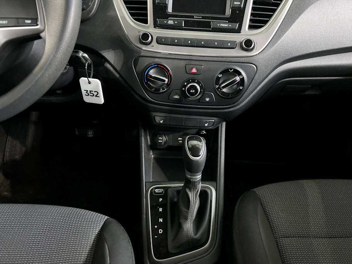 Купить Hyundai Solaris с пробегом. Фото: #12