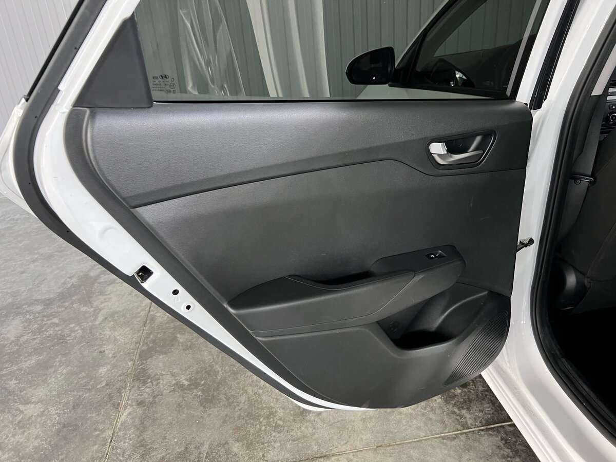 Купить Hyundai Solaris с пробегом. Фото: #14