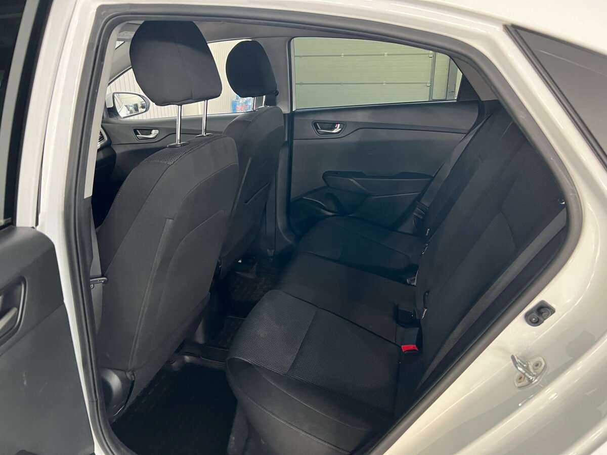 Купить Hyundai Solaris с пробегом. Фото: #15