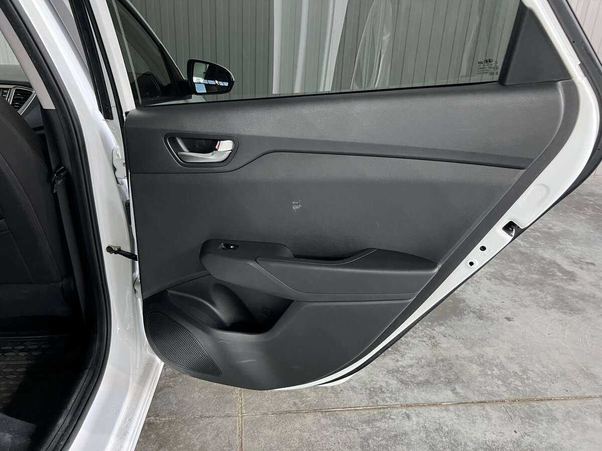 Купить Hyundai Solaris с пробегом. Фото: #17