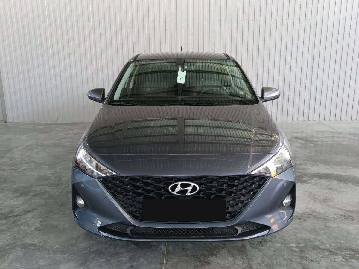 Купить Hyundai Solaris с пробегом. Фото: #1