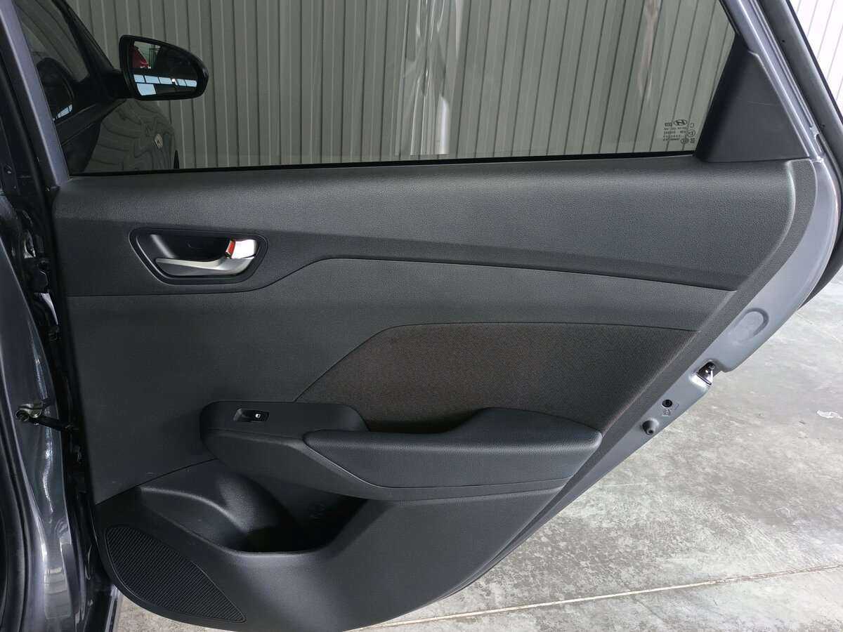 Купить Hyundai Solaris с пробегом. Фото: #19