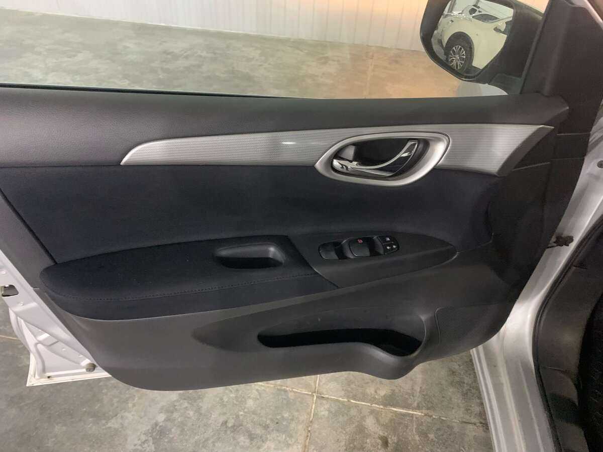 Купить Nissan Tiida с пробегом. Фото: #14